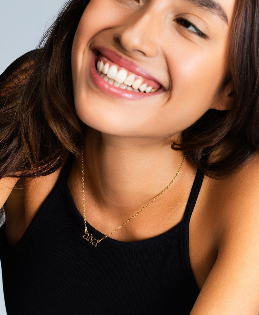 Sleek Name Necklace 18ct Gold Vermeil - Larsson & Jennings | Official Store